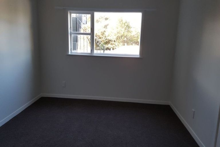Photo of property in 16 Southern Cross Crescent, Island Bay, Wellington, 6023