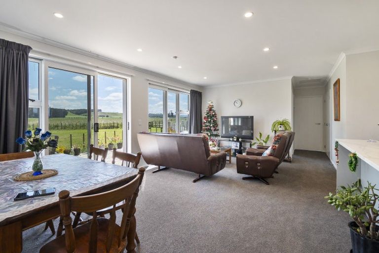 Photo of property in 1968 Kimbolton Road, Kiwitea, Feilding, 4777