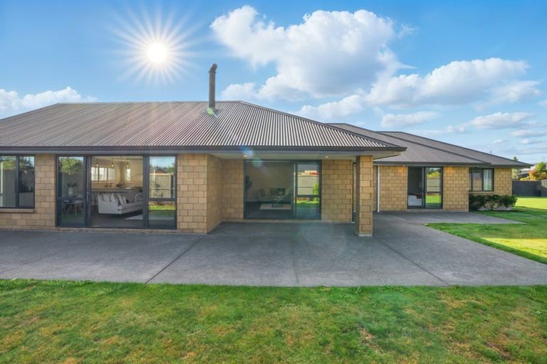 Photo of property in 18 Silver Peaks Drive, West Melton, 7618