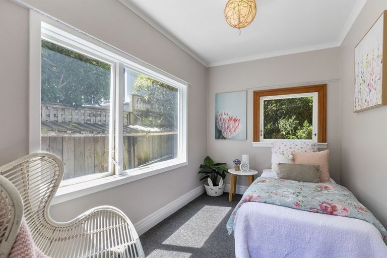 Photo of property in 25 Royal Street, Berhampore, Wellington, 6023