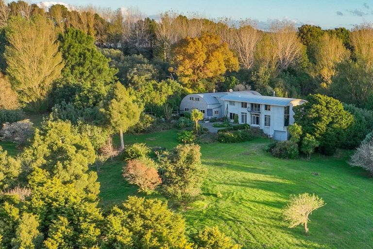 Photo of property in 257 Metcalfe Road, Matakohe, 0593