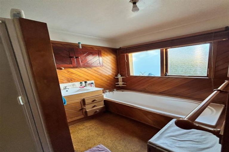 Photo of property in 125 Browns Bay Road, Browns Bay, Auckland, 0630