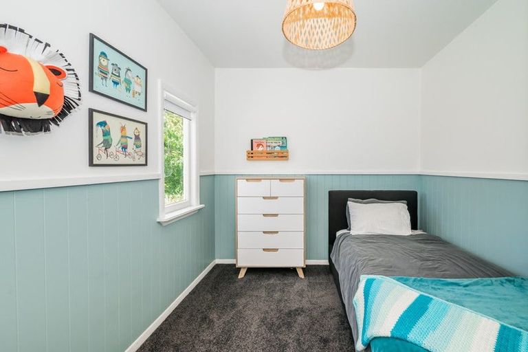 Photo of property in 100 Matatua Road, Raumati Beach, Paraparaumu, 5032