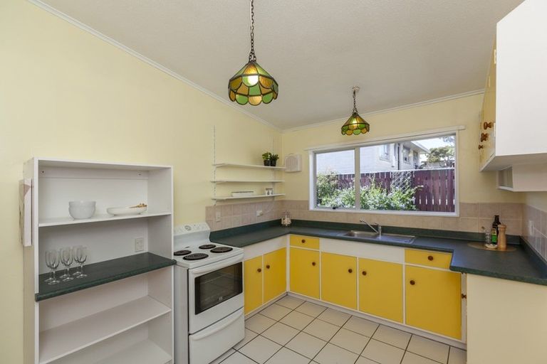 Photo of property in 6a Kingswood Grove, Raumati Beach, Paraparaumu, 5032