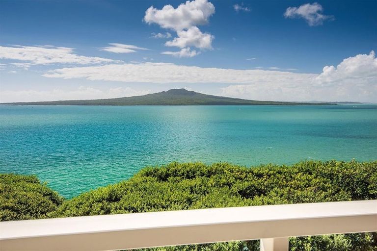 Photo of property in 12a Seacliffe Avenue, Belmont, Auckland, 0622