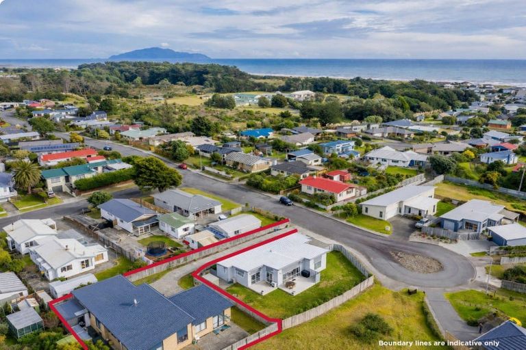 Photo of property in 102 Mountain View Terrace End, Otaki Beach, Otaki, 5512