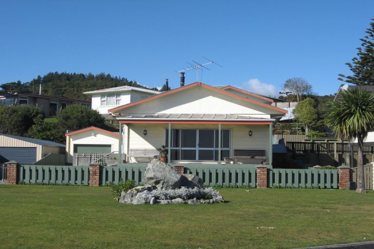 Photo of property in 9 Domain Terrace, Karoro, Greymouth, 7805