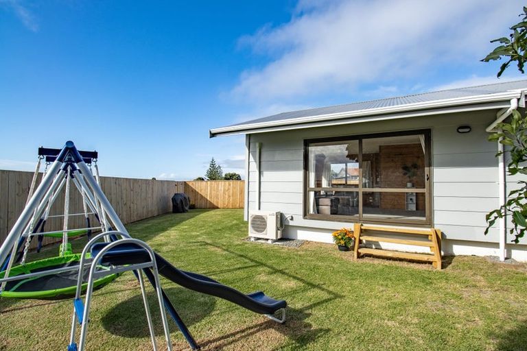 Photo of property in 65 Queens Road, Waikanae Beach, Waikanae, 5036