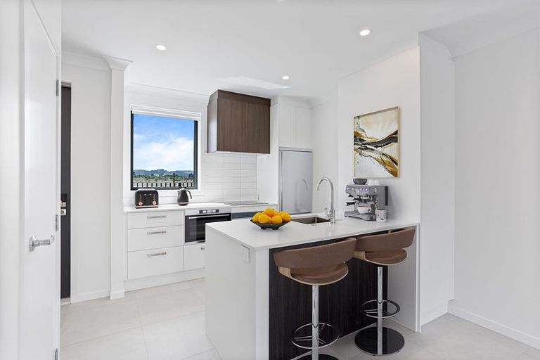 Photo of property in 3 Park Green Avenue, Rosehill, Papakura, 2113