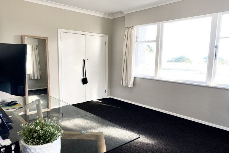 Photo of property in 4 Onepu Road, Pukerua Bay, 5026