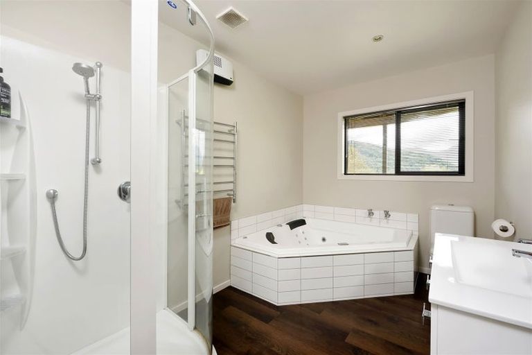 Photo of property in 10 Worlds End Road, Tennyson Inlet, 7195