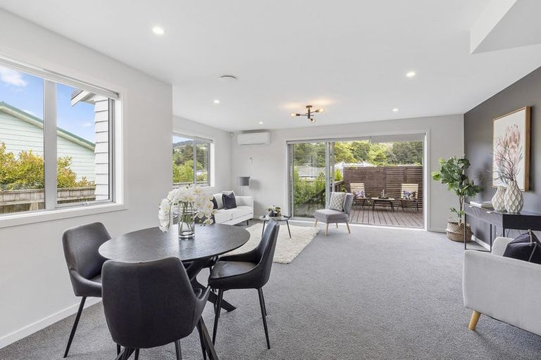 Photo of property in 23e Hinau Street, Tawa, Wellington, 5028