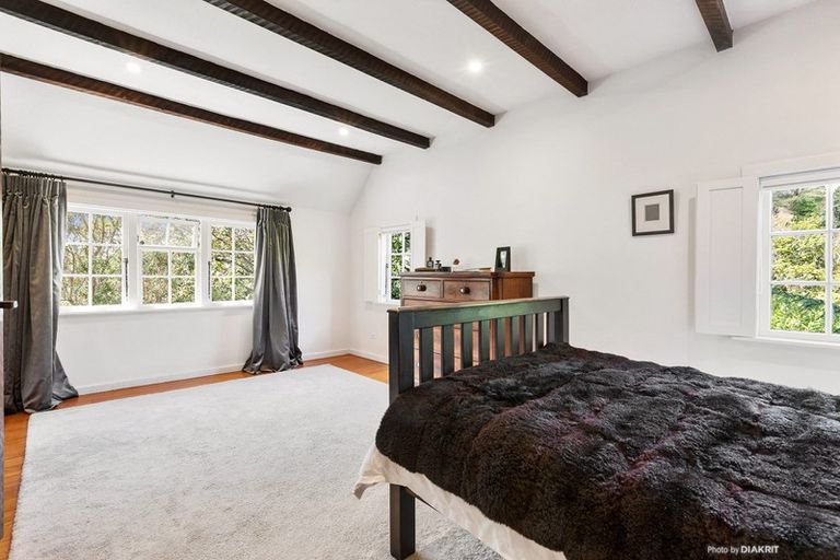 Photo of property in 100 Glenmore Street, Northland, Wellington, 6012