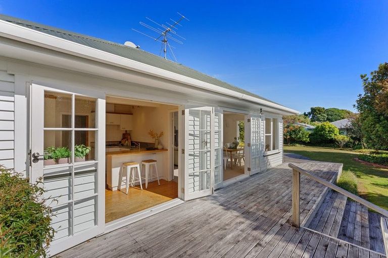 Photo of property in 12 Koromiko Road, Waikanae, 5036