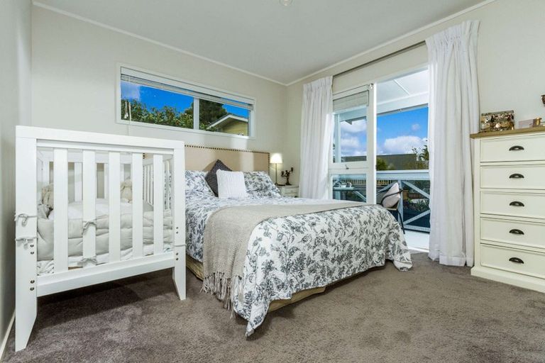 Photo of property in 134 Lynn Road, Bayview, Auckland, 0629