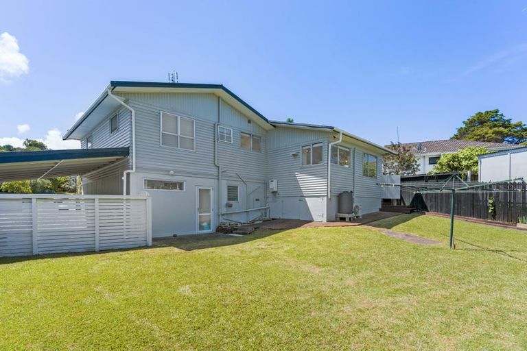 Photo of property in 3a Leiden Place, Totara Vale, Auckland, 0629
