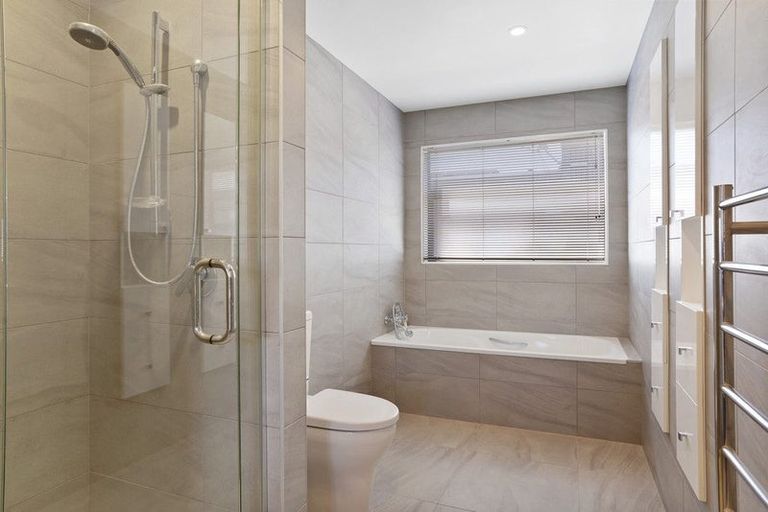 Photo of property in 11 Hilltop Lane, Mount Pleasant, Christchurch, 8081