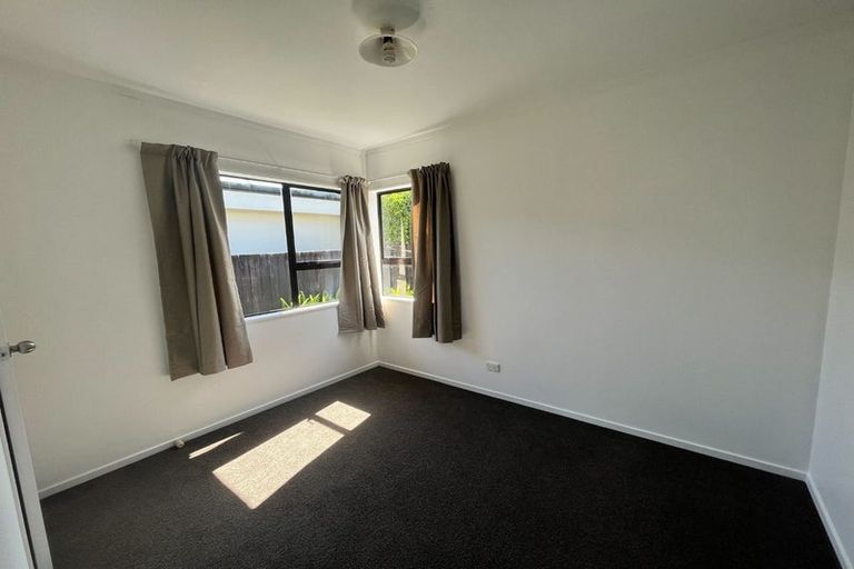 Photo of property in 85a Rosario Crescent, Red Beach, 0932