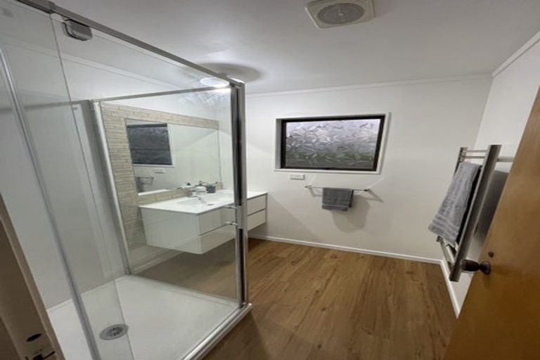 Photo of property in 2/68 View Road, Henderson, Auckland, 0612
