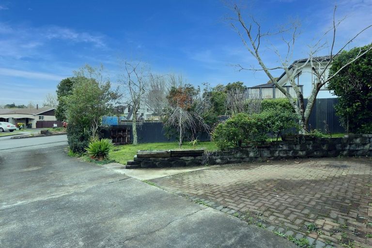 Photo of property in 19 Cairngorm Place, Highland Park, Auckland, 2010