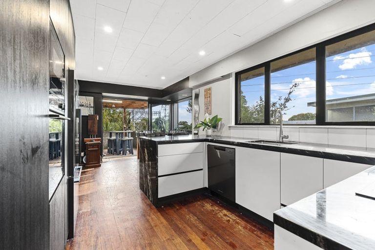 Photo of property in 9 Saxton Road, Upper Vogeltown, New Plymouth, 4310