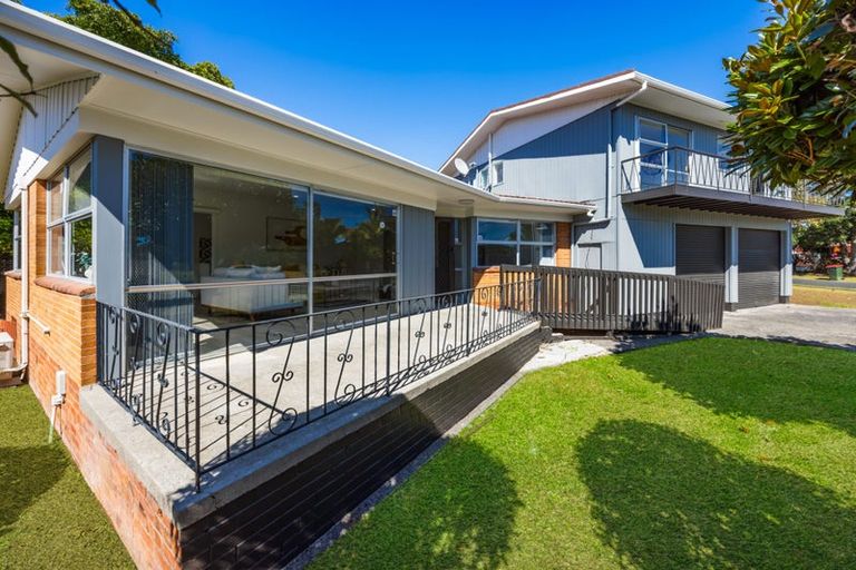 Photo of property in 3 Halcyon Place, Papatoetoe, Auckland, 2025