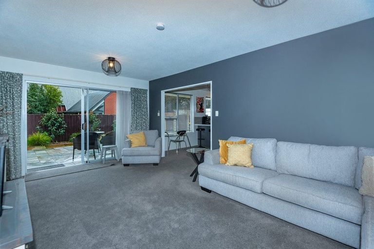 Photo of property in 16b Broadfell Avenue, Avonhead, Christchurch, 8042