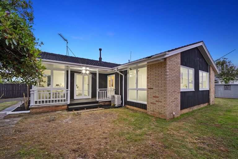 Photo of property in 39 Cottingham Crescent, Mangere East, Auckland, 2024