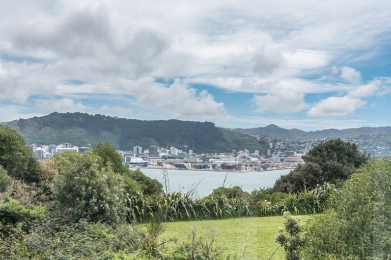 Photo of property in 3/27 Grass Street, Roseneath, Wellington, 6011