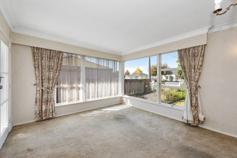 Photo of property in 42 Storey Avenue, Forest Lake, Hamilton, 3200