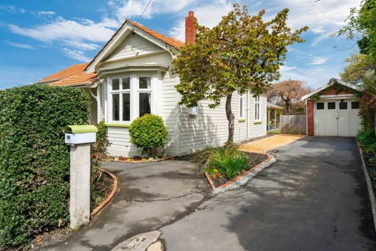 Photo of property in 139 Eglinton Road, Mornington, Dunedin, 9011