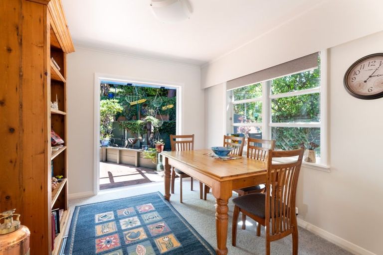 Photo of property in 39 Sunrise Boulevard, Tawa, Wellington, 5028