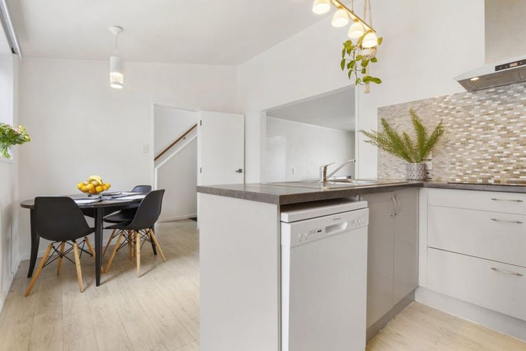 Photo of property in 4b Jasons Place, Churton Park, Wellington, 6037