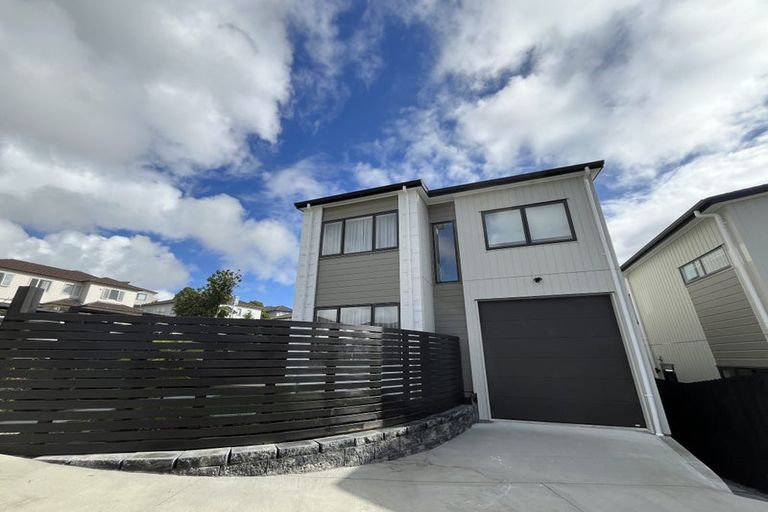 Photo of property in 10a Mantra Road, Massey, Auckland, 0614