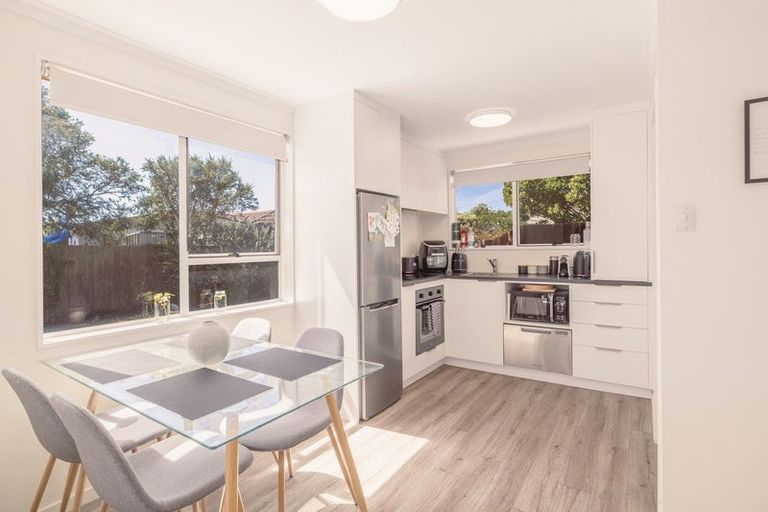 Photo of property in 2/90 Queenspark Drive, Parklands, Christchurch, 8083