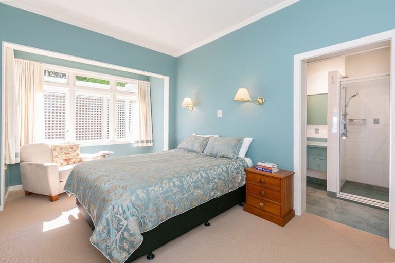 Photo of property in 27 Seapoint Road, Bluff Hill, Napier, 4110