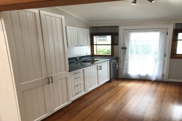 Photo of property in 196 Rintoul Street, Berhampore, Wellington, 6023