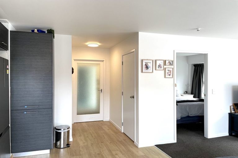 Photo of property in 8/32 Akaroa Drive, Maupuia, Wellington, 6022