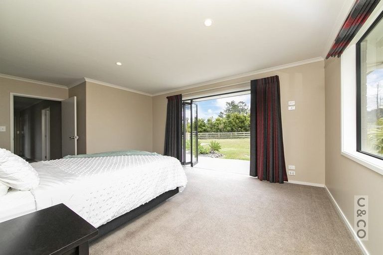 Photo of property in 73c Oraha Road, Kumeu, 0892