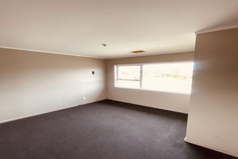 Photo of property in 16b Cedar Heights Avenue, Massey, Auckland, 0614