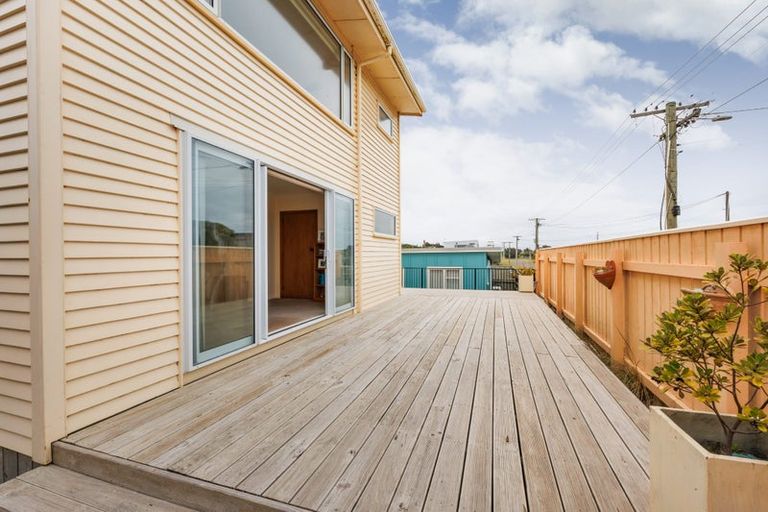 Photo of property in 19 Marine Parade South, Foxton Beach, Foxton, 4815