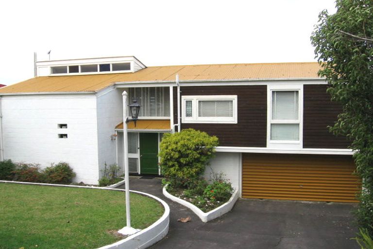 Photo of property in 231 Te Atatu Road, Te Atatu South, Auckland, 0610