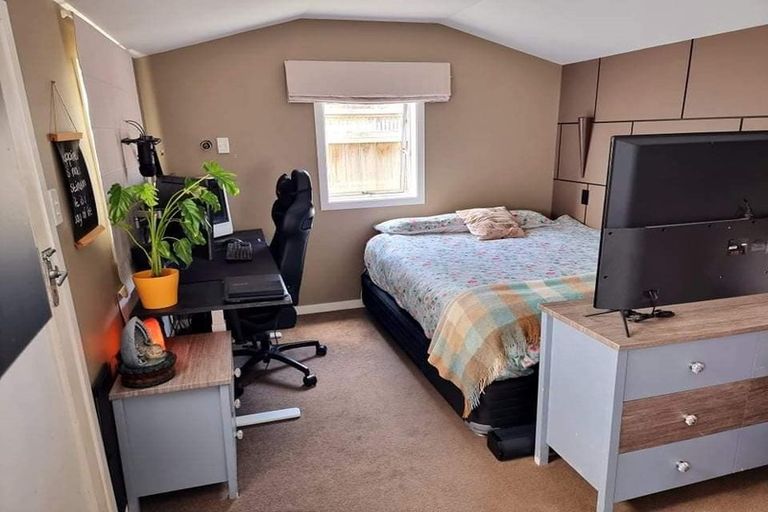 Photo of property in 102 Ferguson Street, West End, Palmerston North, 4412