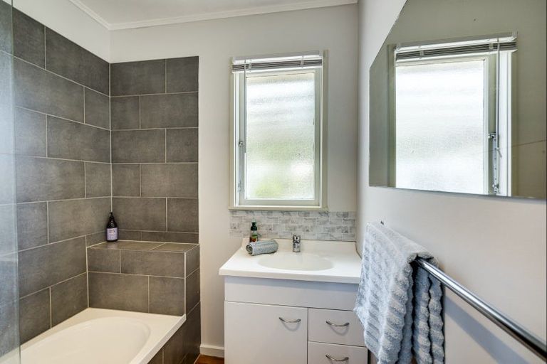 Photo of property in 2 Shirley Place, Bay View, Napier, 4104