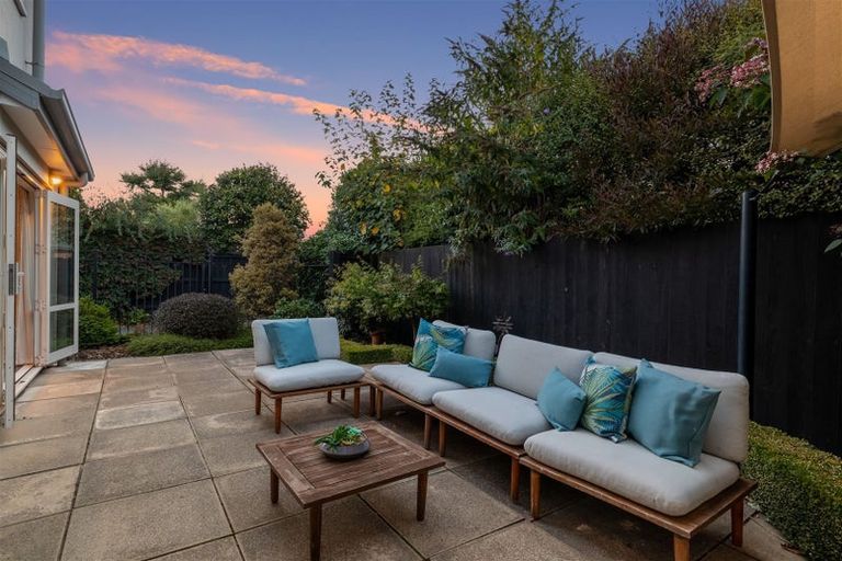 Photo of property in 1/16 Hanover Place, Ilam, Christchurch, 8041