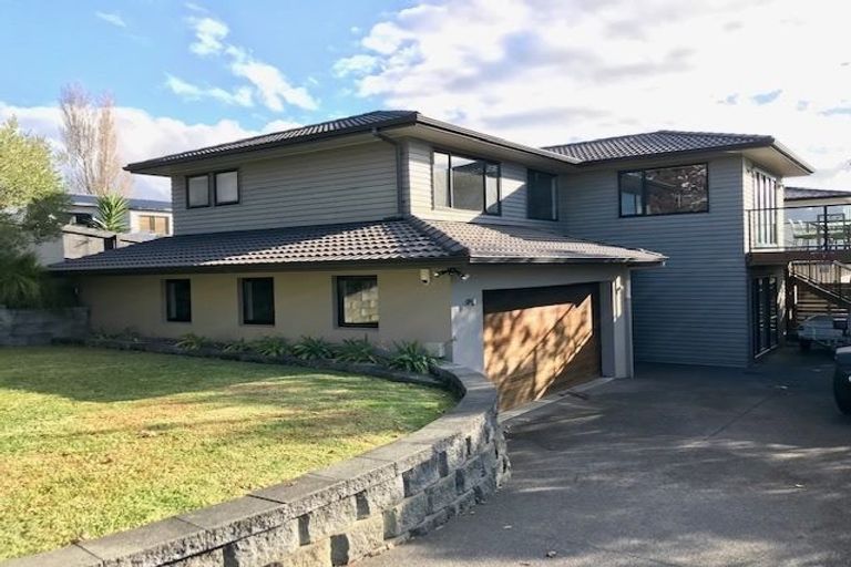 Photo of property in 87 Knights Road, Rothesay Bay, Auckland, 0630