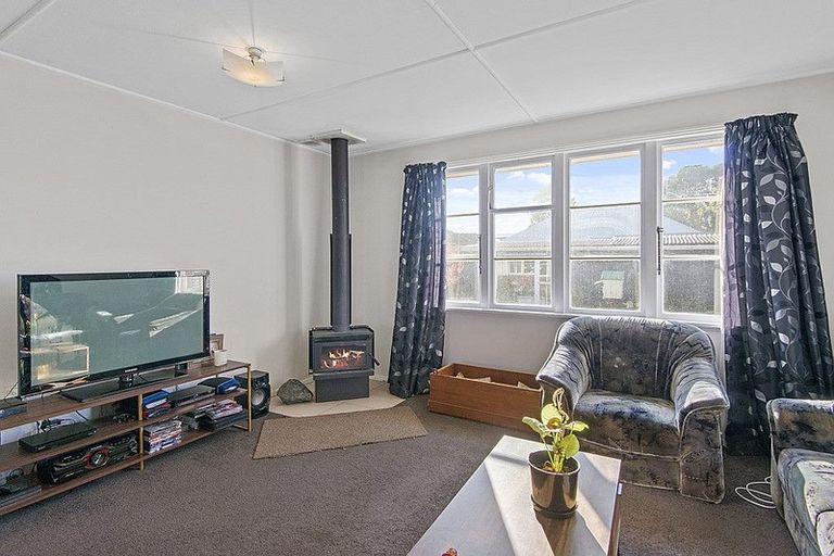 Photo of property in 23 Rowcliffe Crescent, Avonside, Christchurch, 8061