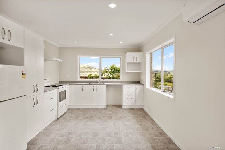 Photo of property in 4/8 Village Place, Tuakau, 2121