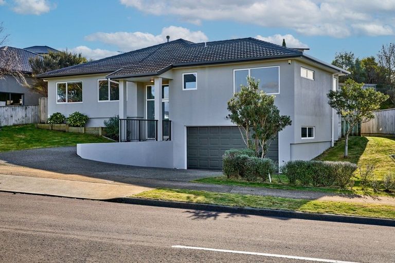 Photo of property in 64 Te Puia Drive, Aotea, Porirua, 5024