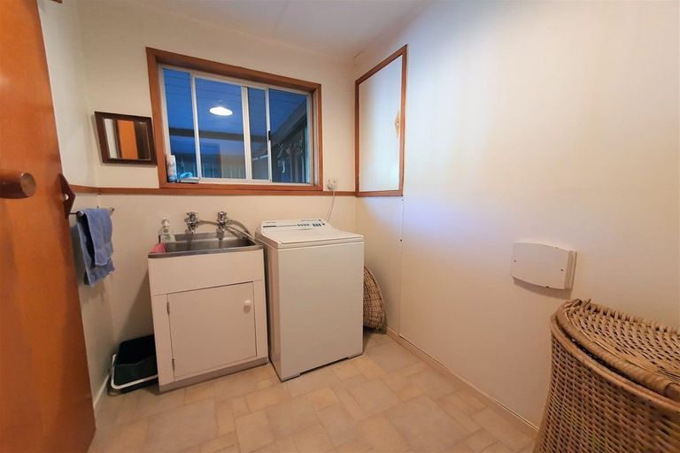 Photo of property in 1124 Sandspit Road, Sandspit, Warkworth, 0982